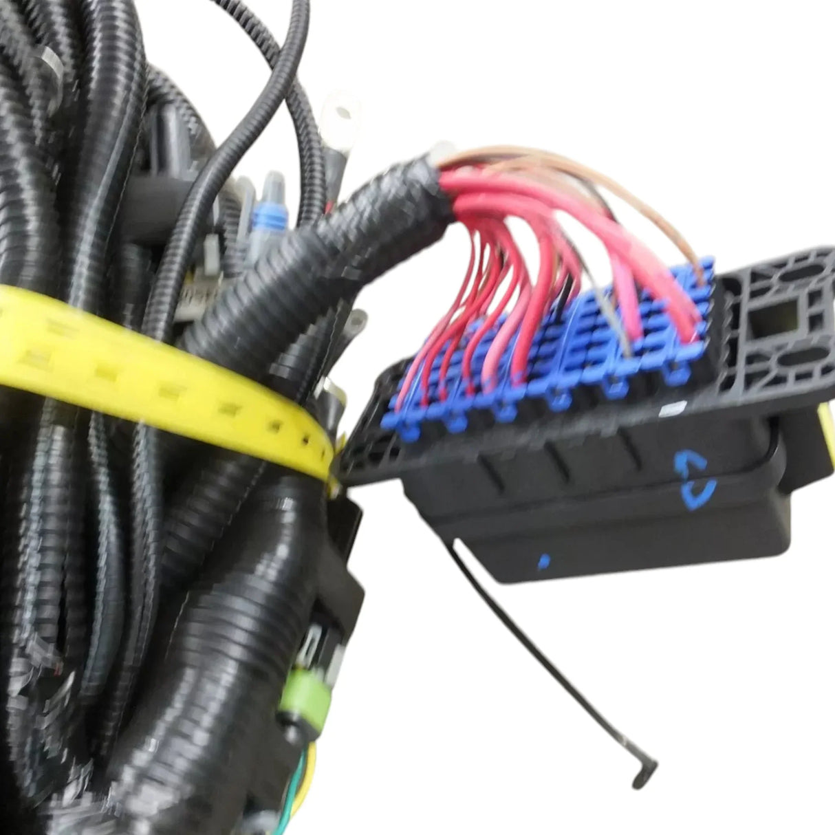 2520836C91 International Harness LT ISX Engine Vertical 44 - Truck To Trailer