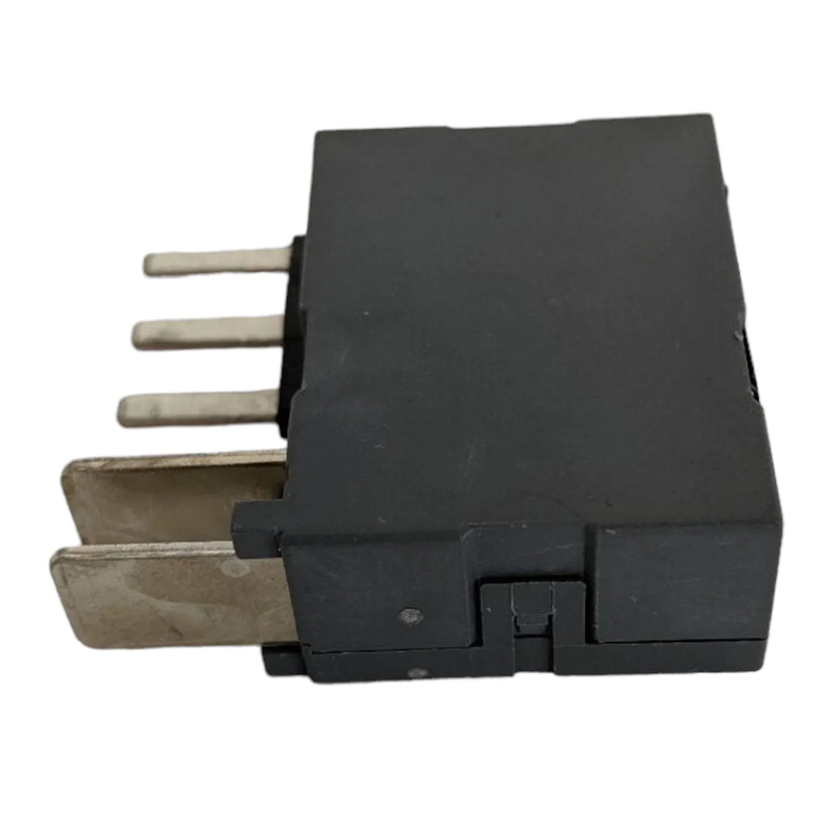 0671082000 Genuine Freightliner Bistable Relay 12V - Truck To Trailer