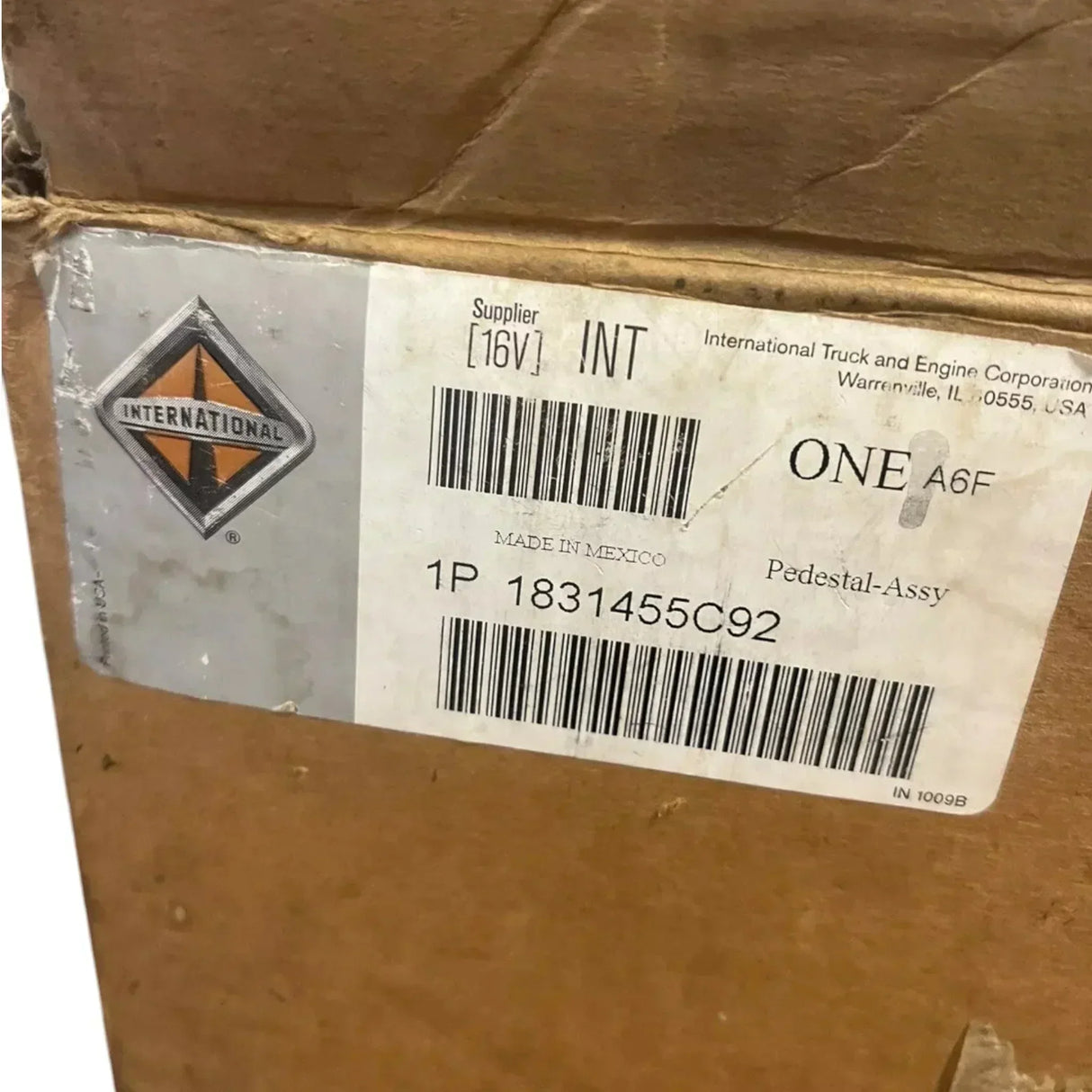 1831662C92 Genuine International Pedestal Assembly - Truck To Trailer