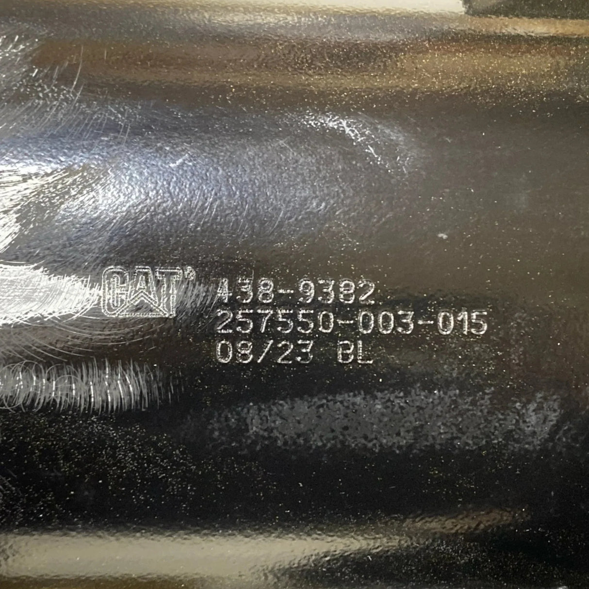 438-9382 CAT Cylinder GP-Thumb - Truck To Trailer