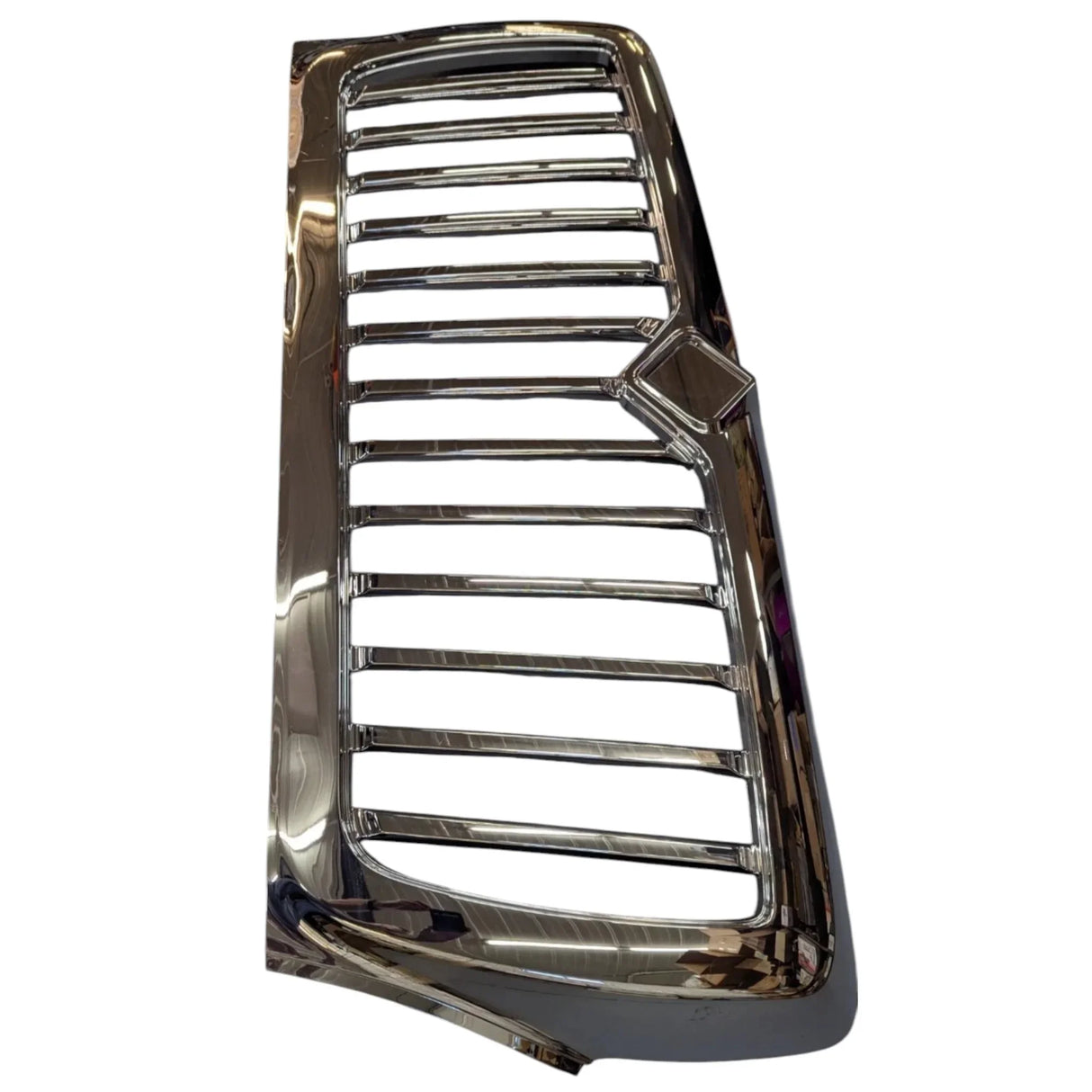 3933937C3 International Chrome Grille - Truck To Trailer