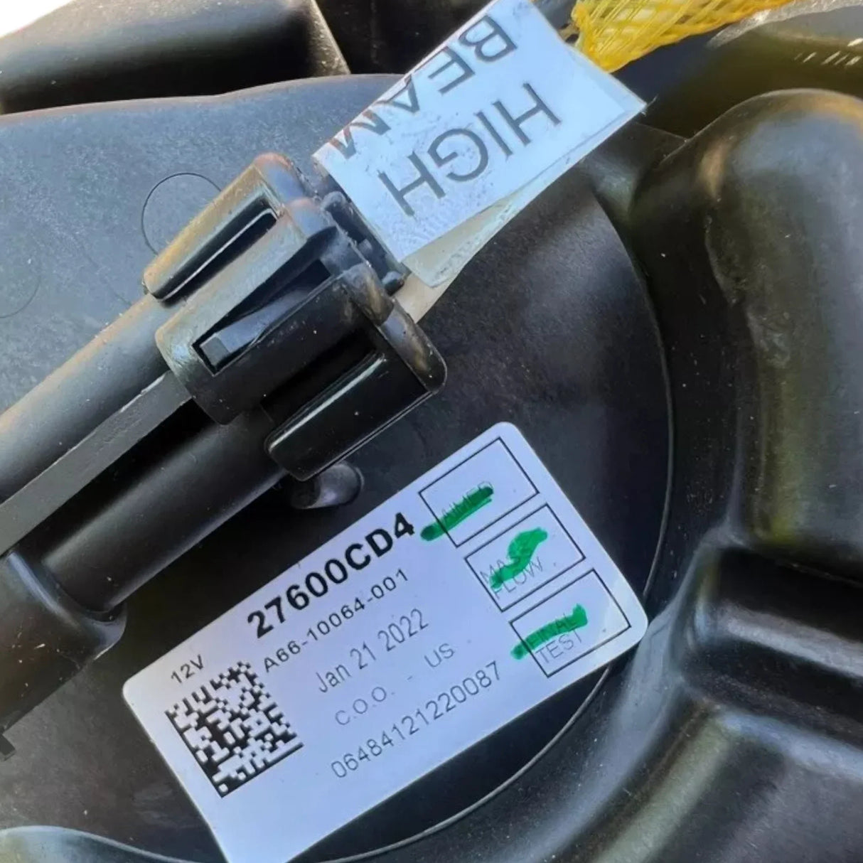 A66-10064-001 Genuine Freightliner Right Side Headlamp - Truck To Trailer