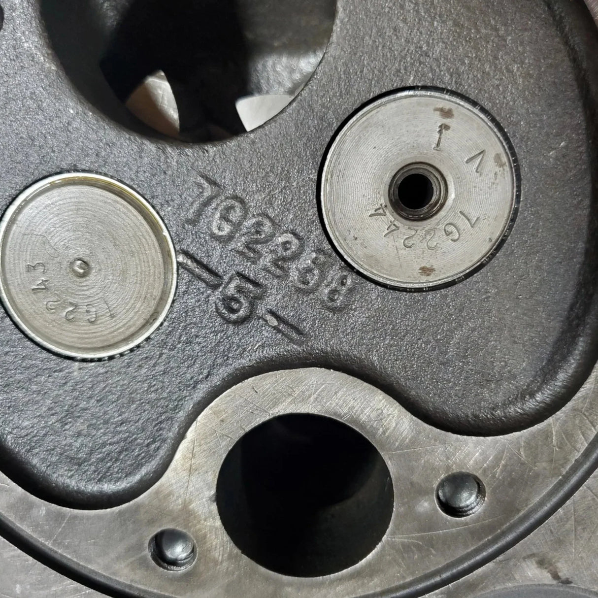 7G-2262 CAT Transmission Gear Pump - Truck To Trailer