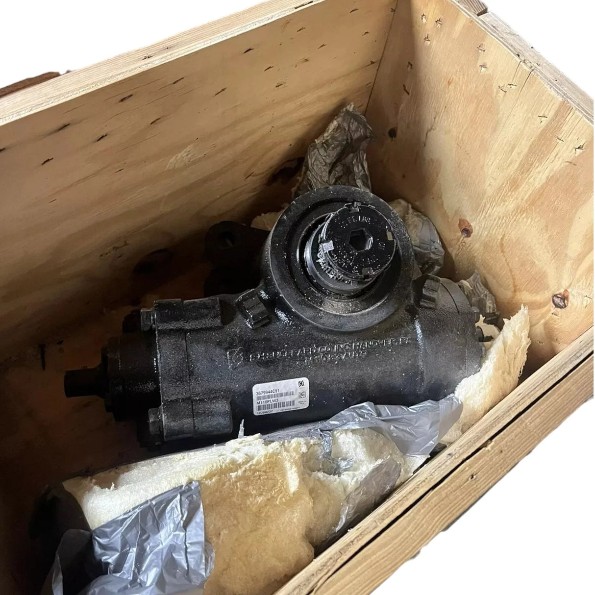 3679944C92 Genuine International Steering Gear M110 - Truck To Trailer