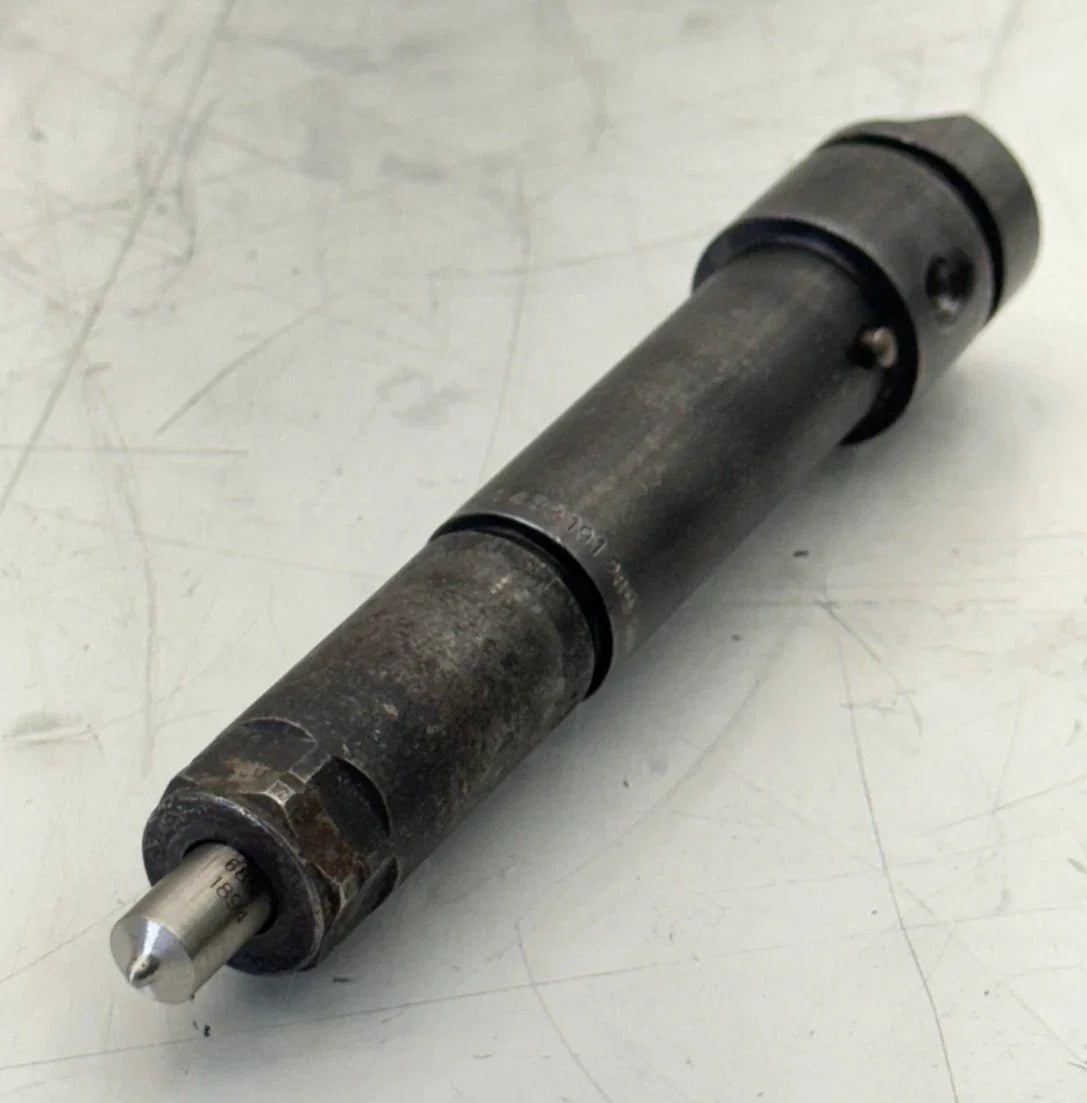 736GB421M3X Genuine Mack Diesel Fuel Injector Nozzle - Truck To Trailer