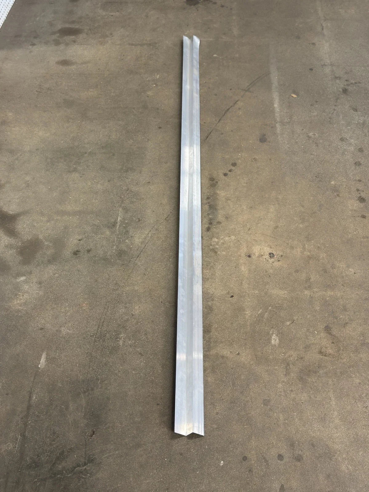 06002405-08188 Unbranded Aluminum Overlay - Truck To Trailer
