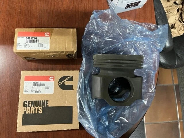 2881758 Genuine Cummins Engine Piston Kit