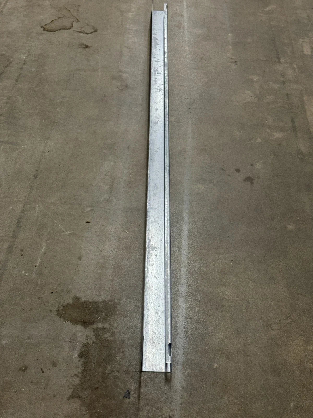 05S19835-06 Supreme Body Corner Post,12G,Galvanized,13.375 X108.25 - Truck To Trailer