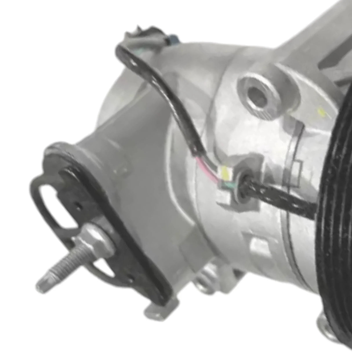 22-75835-000 Genuine Freightliner A/C Compressor - Truck To Trailer