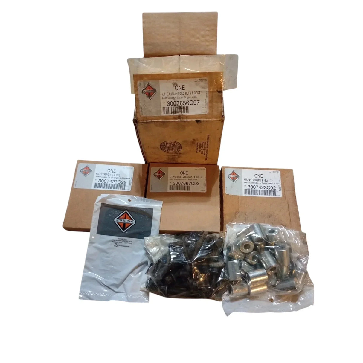 3007656C96 Genuine International Exhaust Manifold Bolts & Gasket Kit - Truck To Trailer