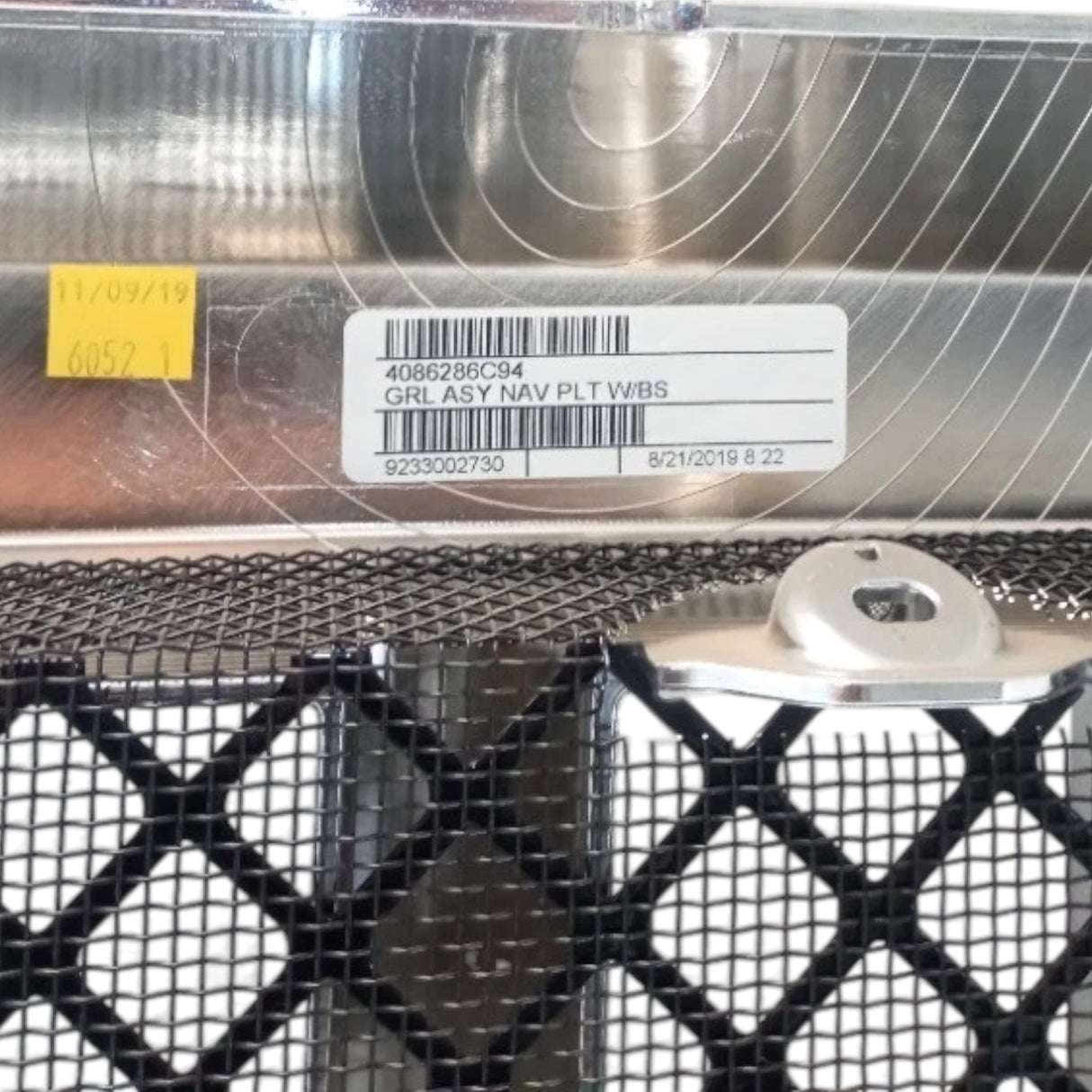 4086286C94 International Grille Chrom