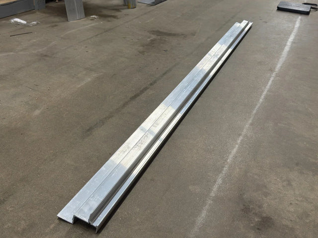 MOR00015904 Unbranded Truck Top Rail S&P 27' 1" - Truck To Trailer