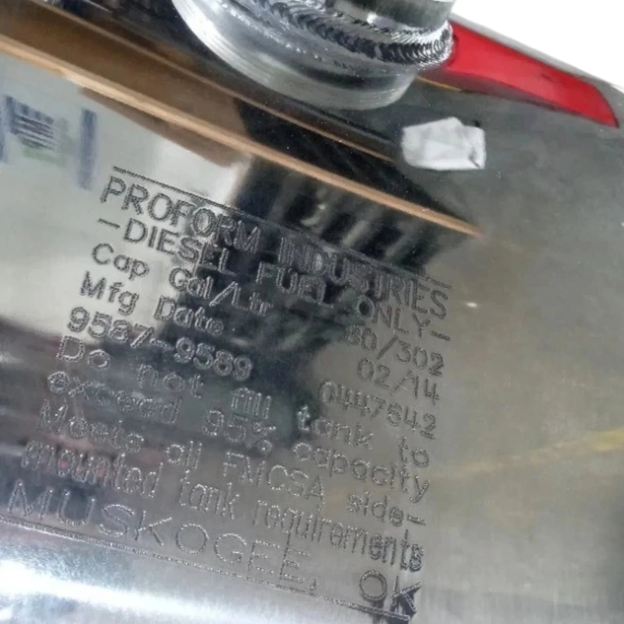 3609589C94 Genuine International Right Side Aluminum Diesel Fuel Tank - Truck To Trailer