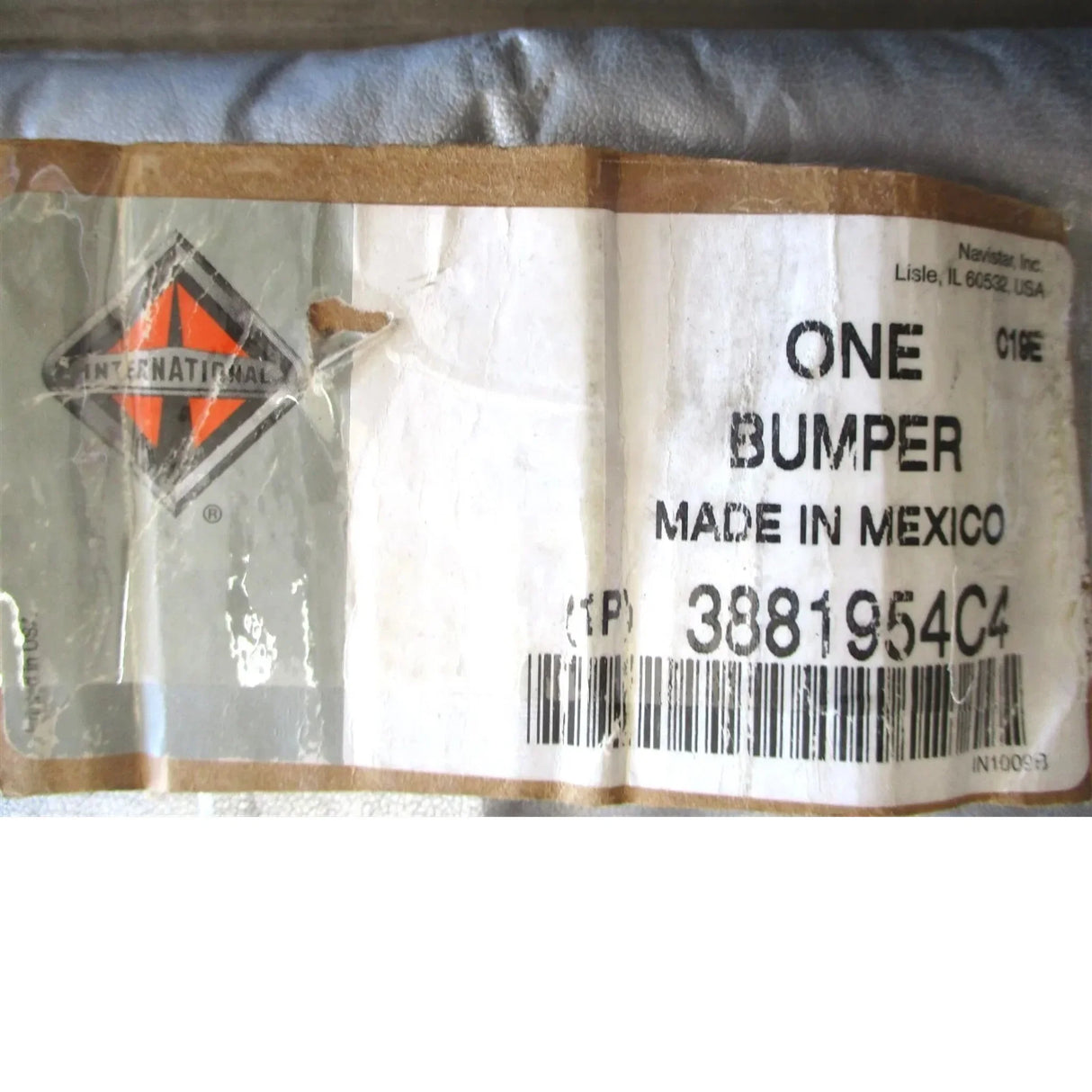 3881954C4 International Bumper Front Black - Truck To Trailer