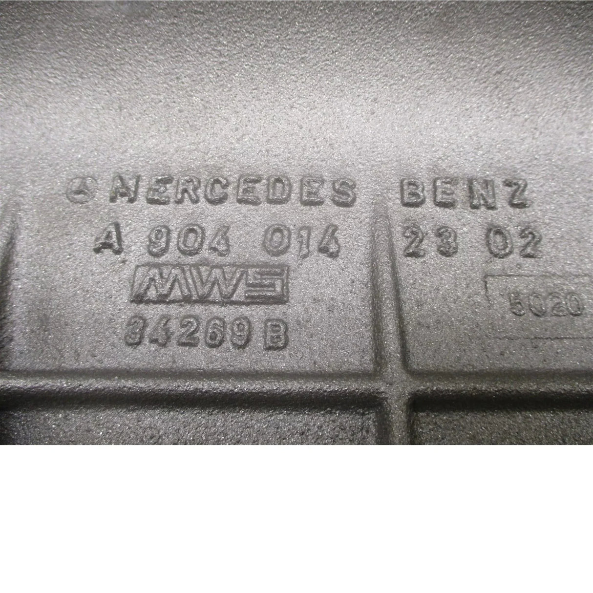 DDE-A9040104013 Detroit Diesel Oil Pan OM904 MBE904 Cast Aluminum - Truck To Trailer