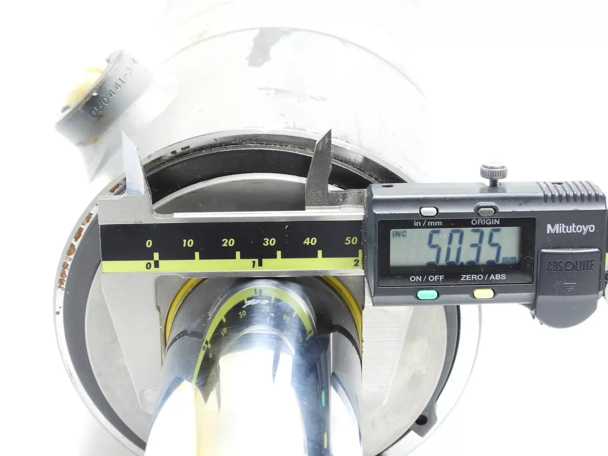 0501007995 JLG Axle Steering Cylinder - Truck To Trailer