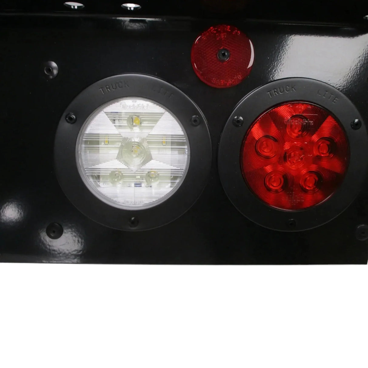 4095871C91 International Light Tail And Stop Supper 44 - Truck To Trailer