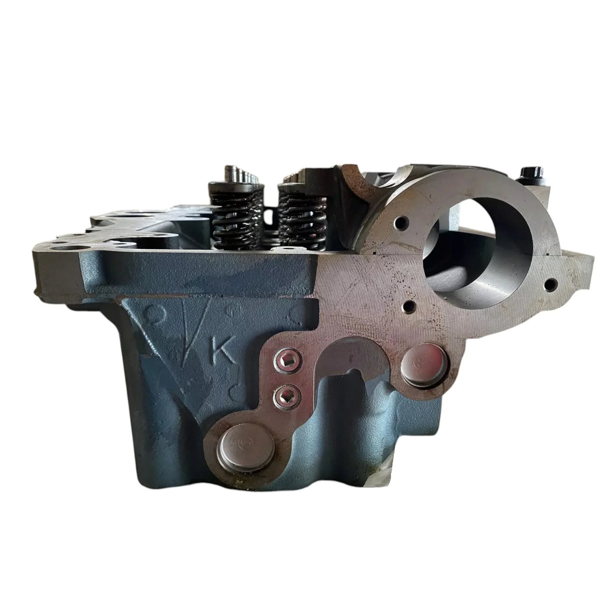 R23525568 Genuine Detroit Diesel Engine Cylinder Head - Truck To Trailer