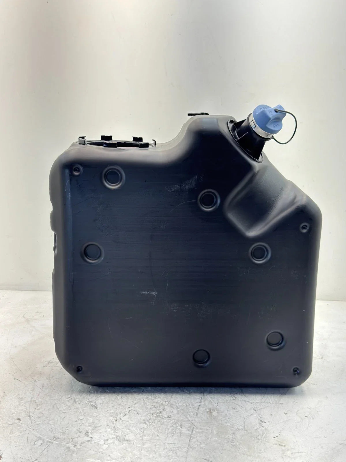 A04-31259-015 Genuine Freightliner DEF Diesel Exhaust Fluid Tank 13 Gal - Truck To Trailer