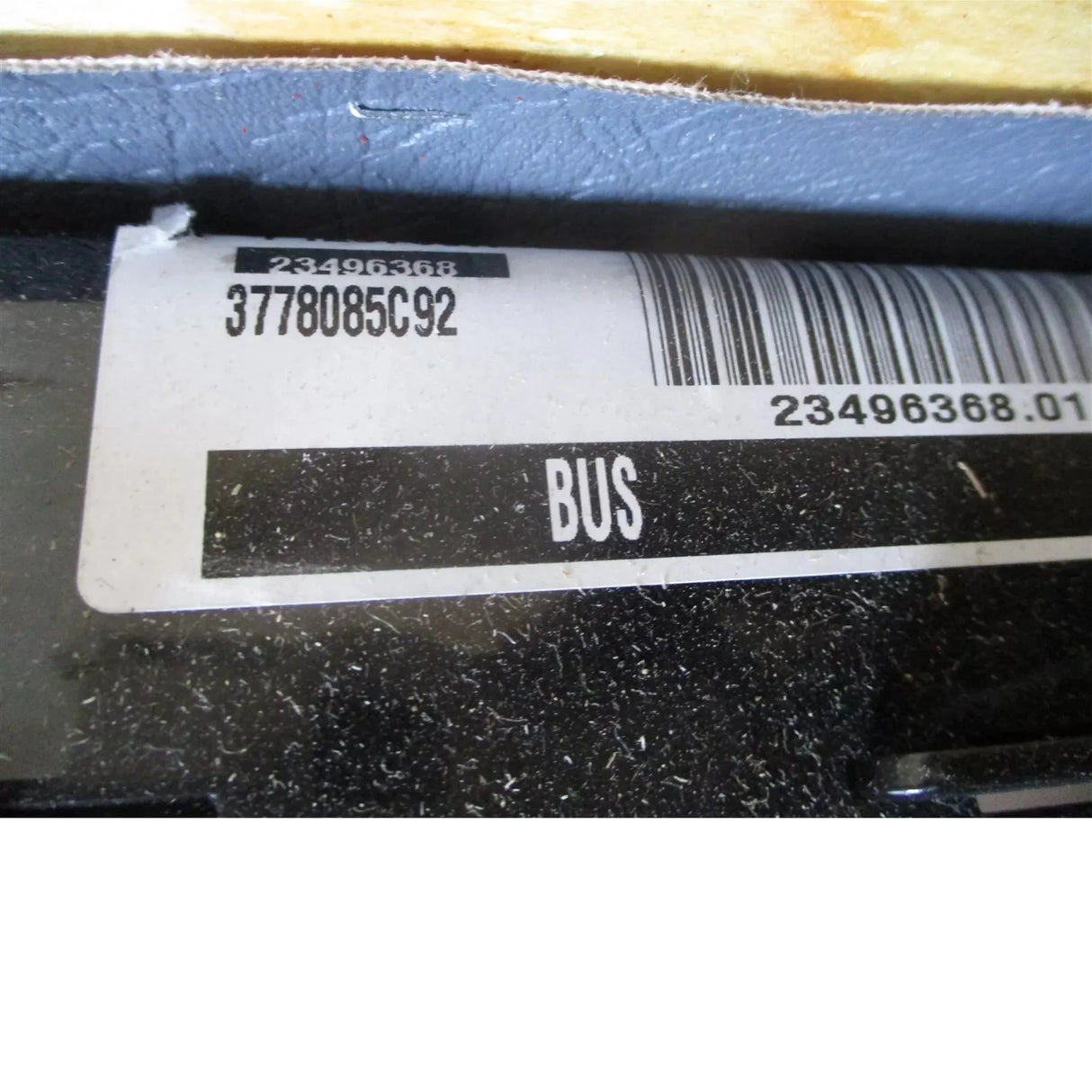 3778085C92 International Seat RH Bus Body 39 BTI 3-PT NL 42 Vinyl Gray N/ICS - Truck To Trailer