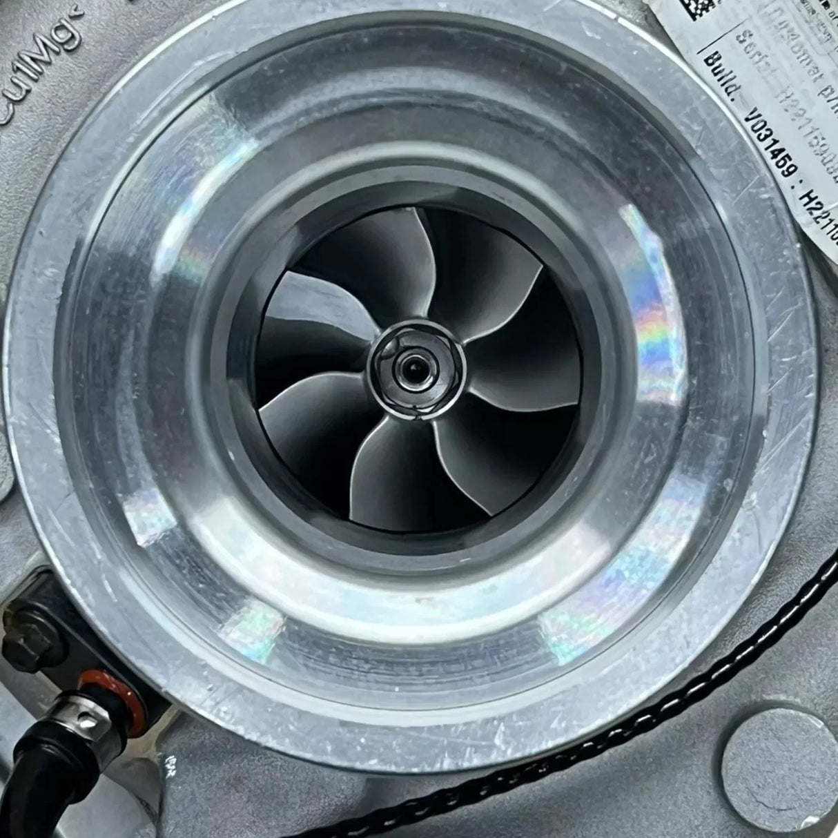 5639298 Genuine Paccar Turbocharger HE400VG With VGT Actuator - Truck To Trailer