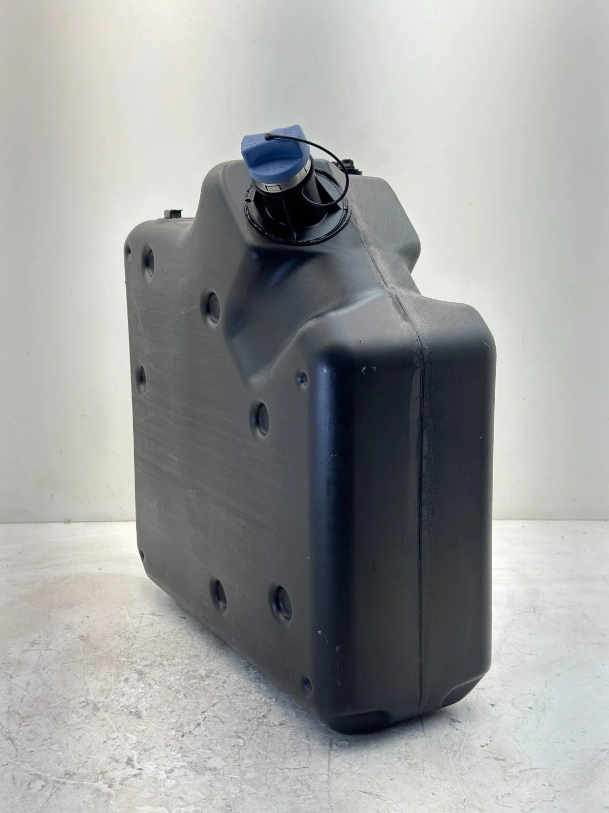 A04-31259-015 Genuine Freightliner DEF Diesel Exhaust Fluid Tank 13 Gal - Truck To Trailer