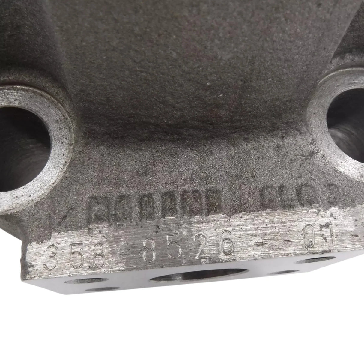 358-8526 Caterpillar Hydraulic Cylinder Head - Truck To Trailer