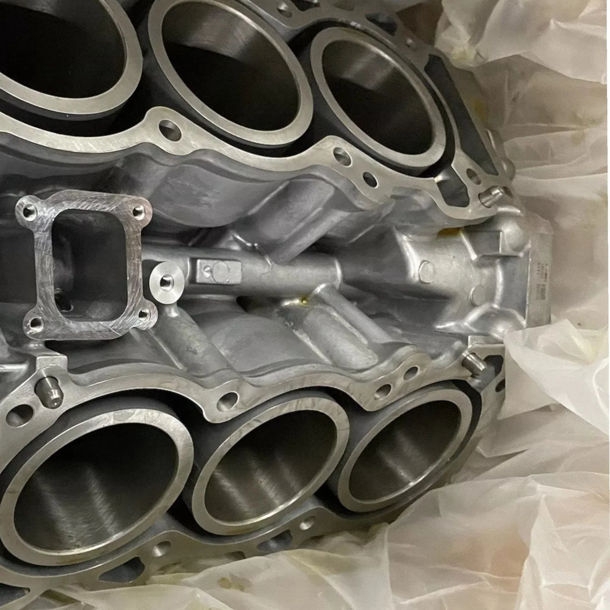 11000-1NM0A Nissan Cylinder Block - Truck To Trailer