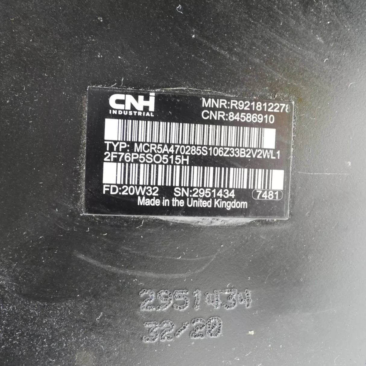 84586910 Case New Holland Hydraulic Drive Motor - Truck To Trailer