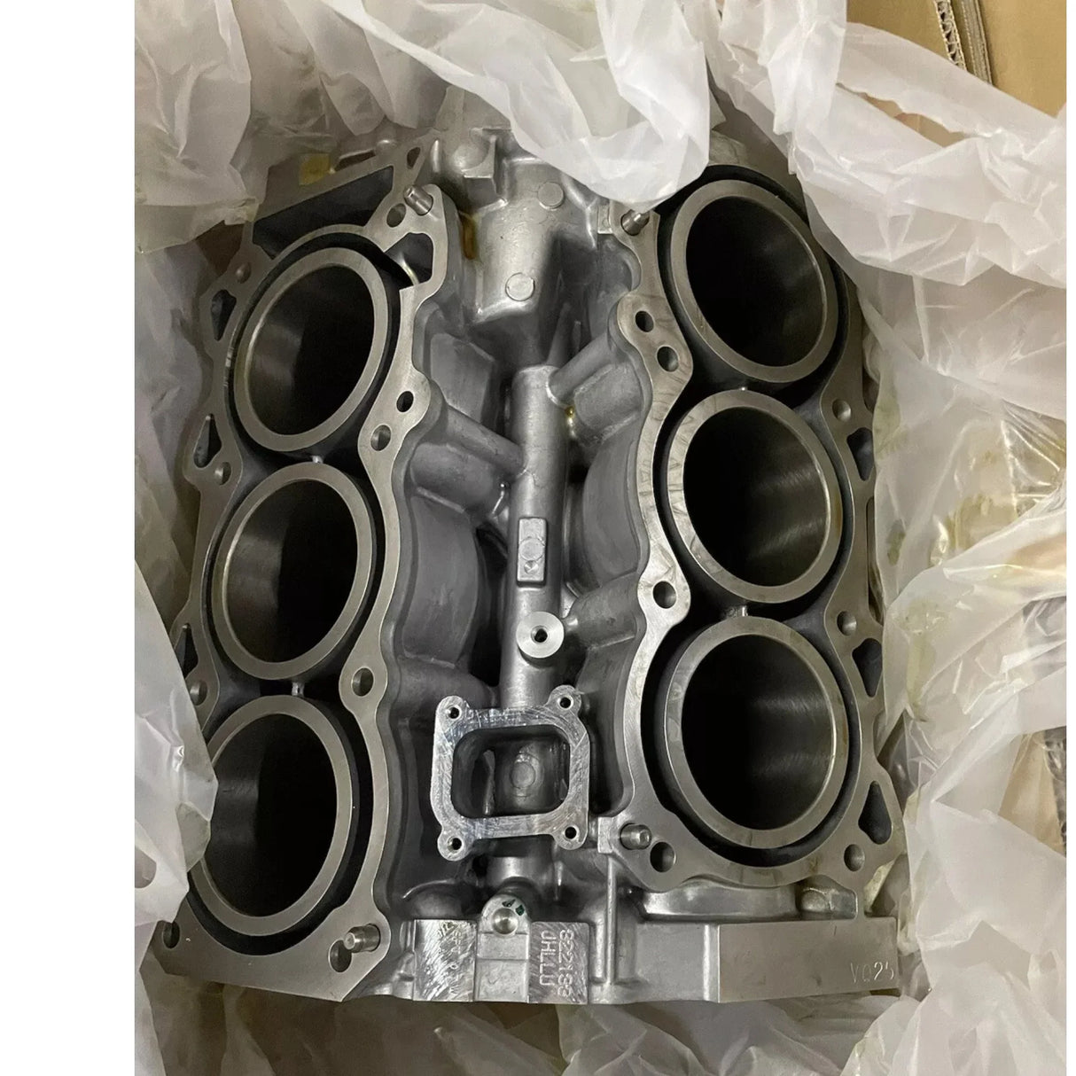 11000-1NM0A Nissan Cylinder Block - Truck To Trailer
