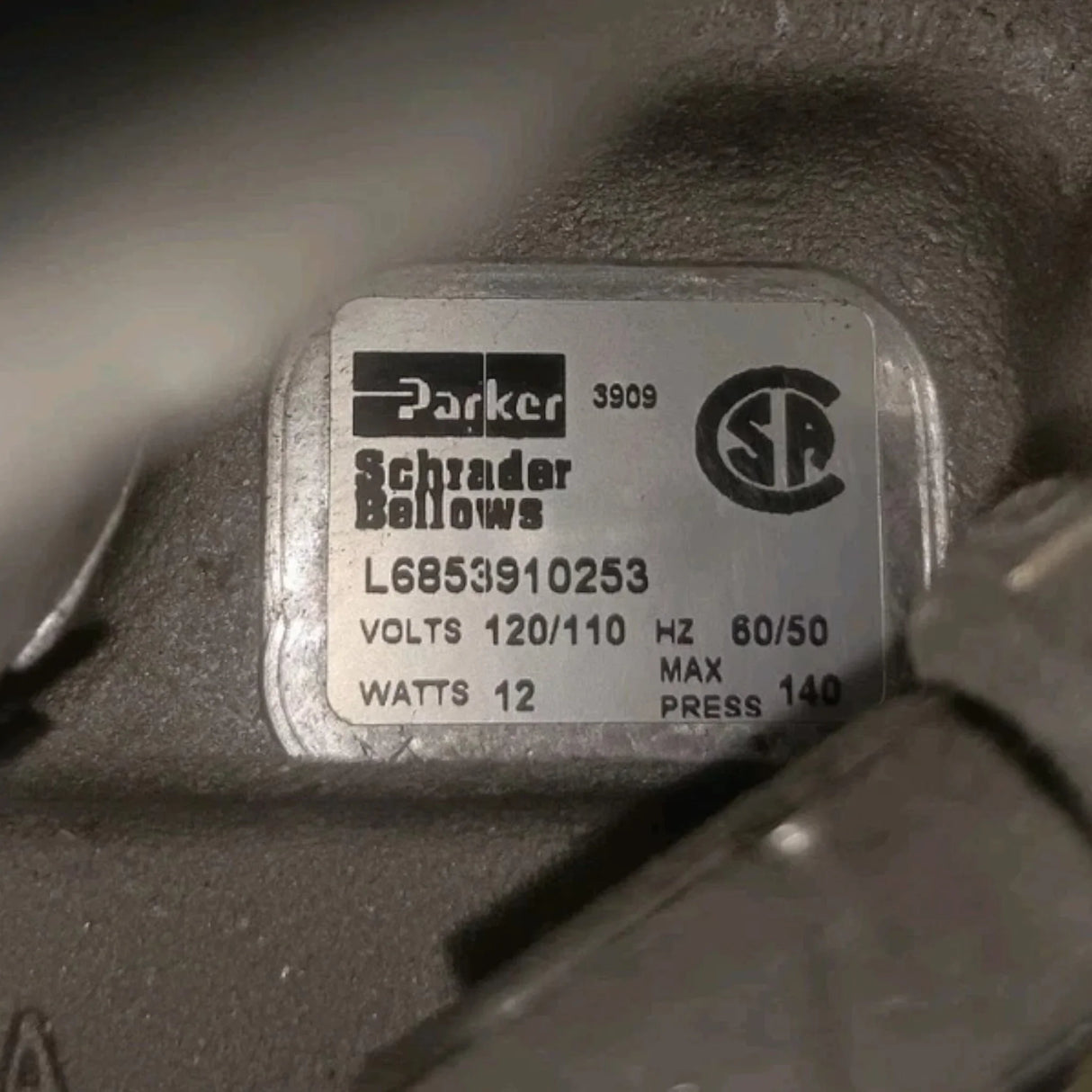 L6853910253 Parker Air Valve - Truck To Trailer