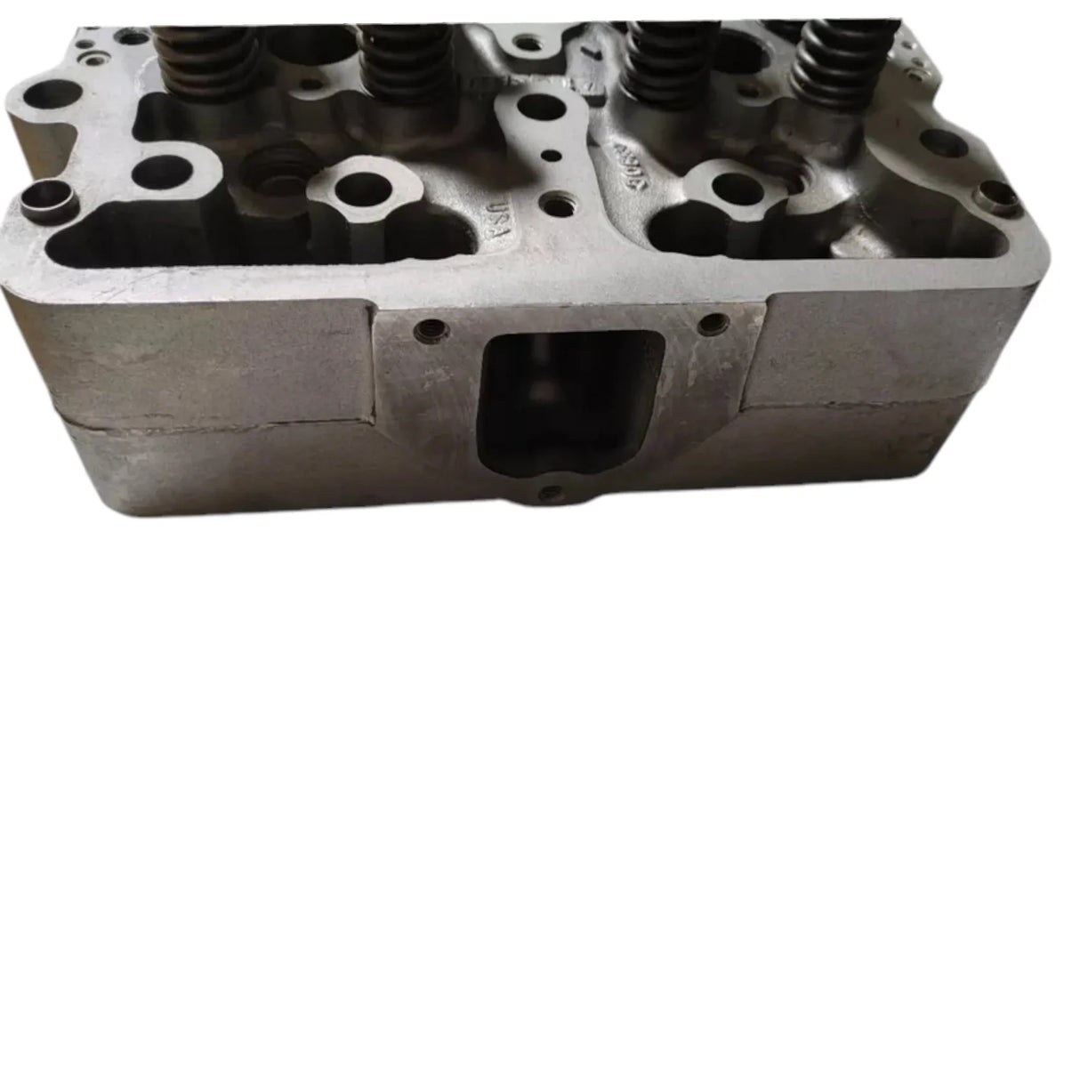 3068516 Cummins Left Cylinder Head - Truck To Trailer