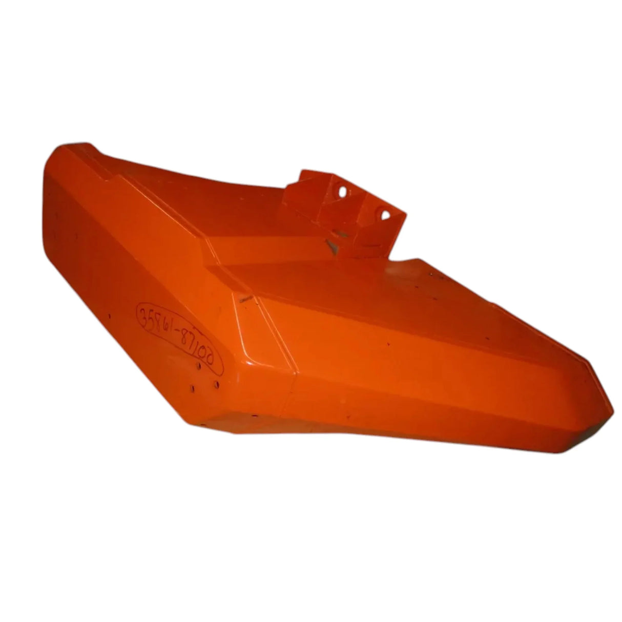 35861-87100 Kubota Tractor RH Fender M4950 M5950 M6950 - Truck To Trailer