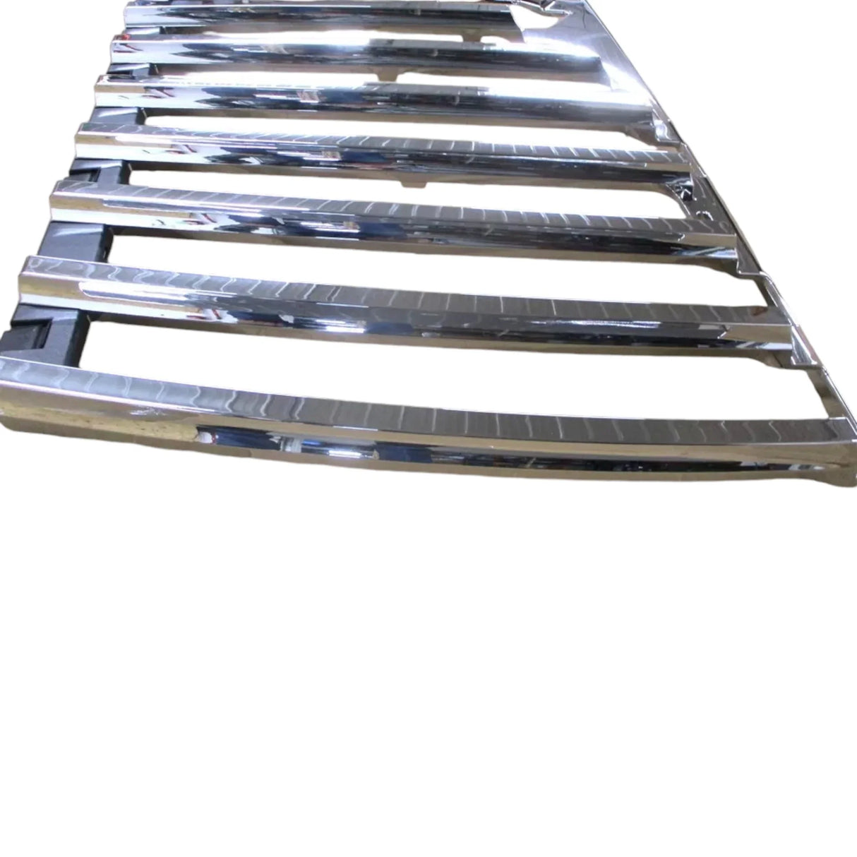 3825806C93 International Grille Assembly Fixed Painted - Truck To Trailer