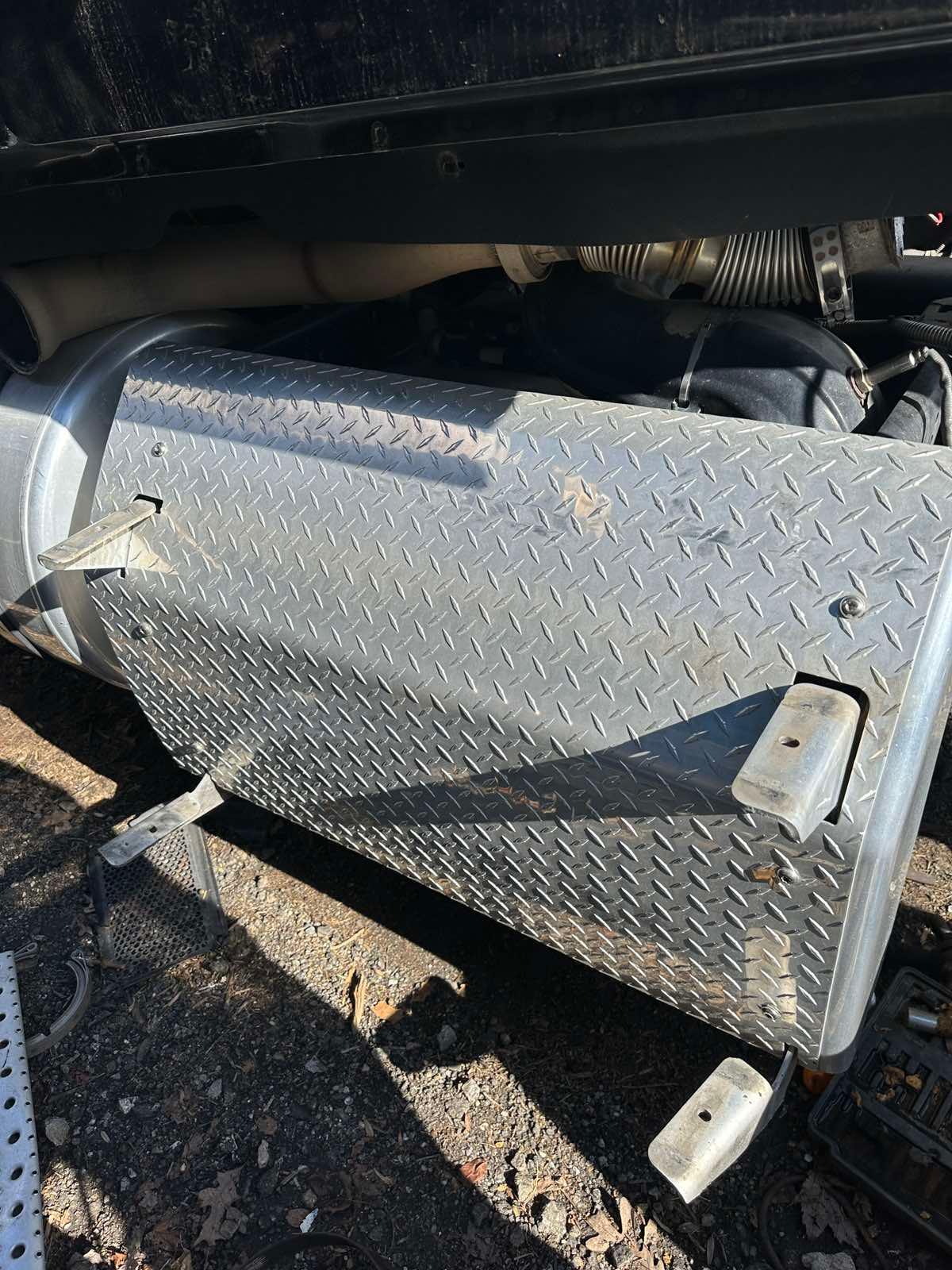 EA6804901356 Genuine Detroit Diesel DOC SCR Module And Clamp Assembly - Truck To Trailer