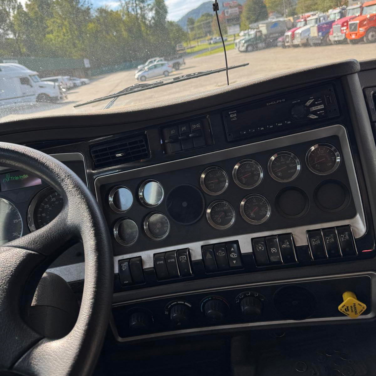 2016 Kenworth T800 Tandem-Axle Dump Truck