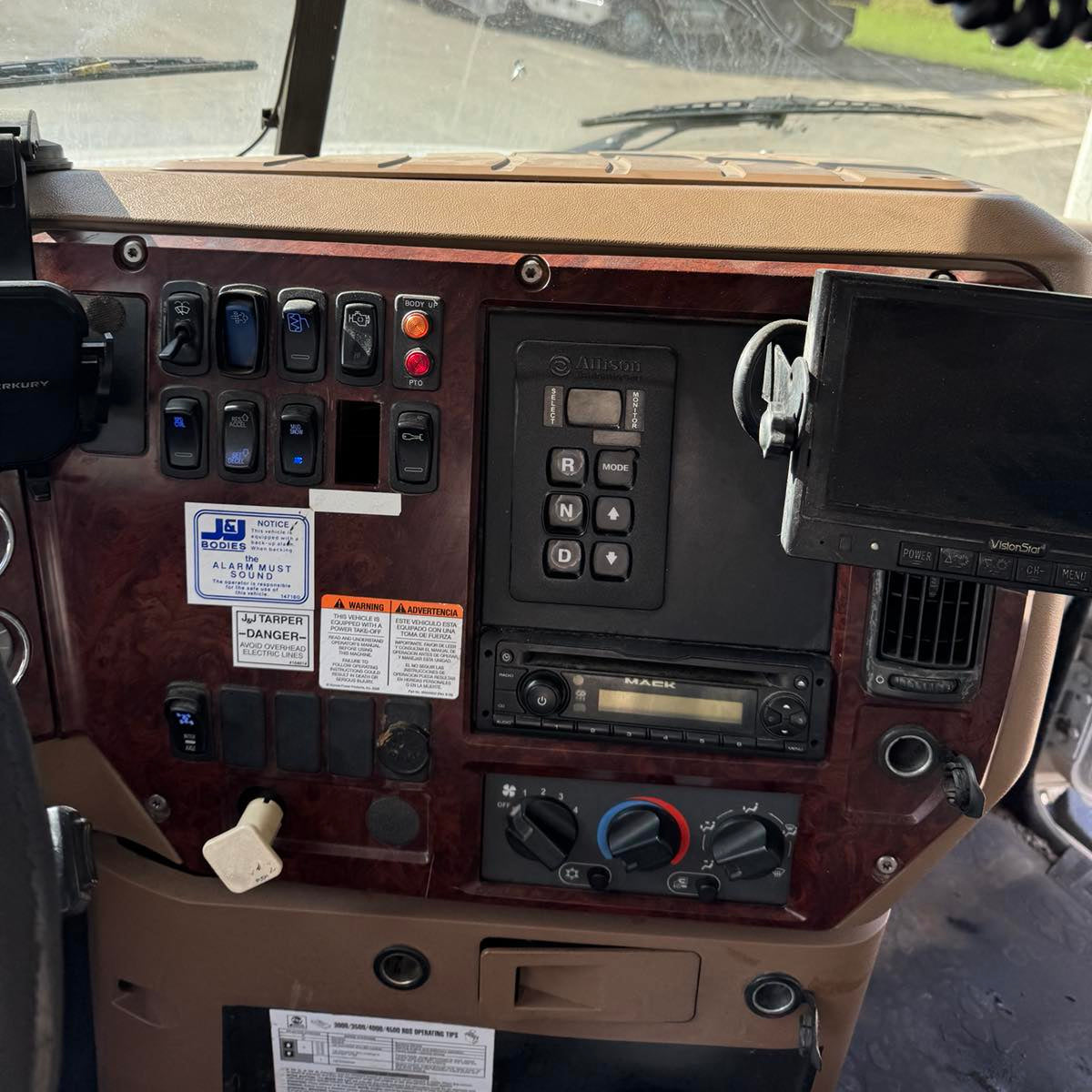 2013 Mack GU813 Quad-Axle Dump Truck
