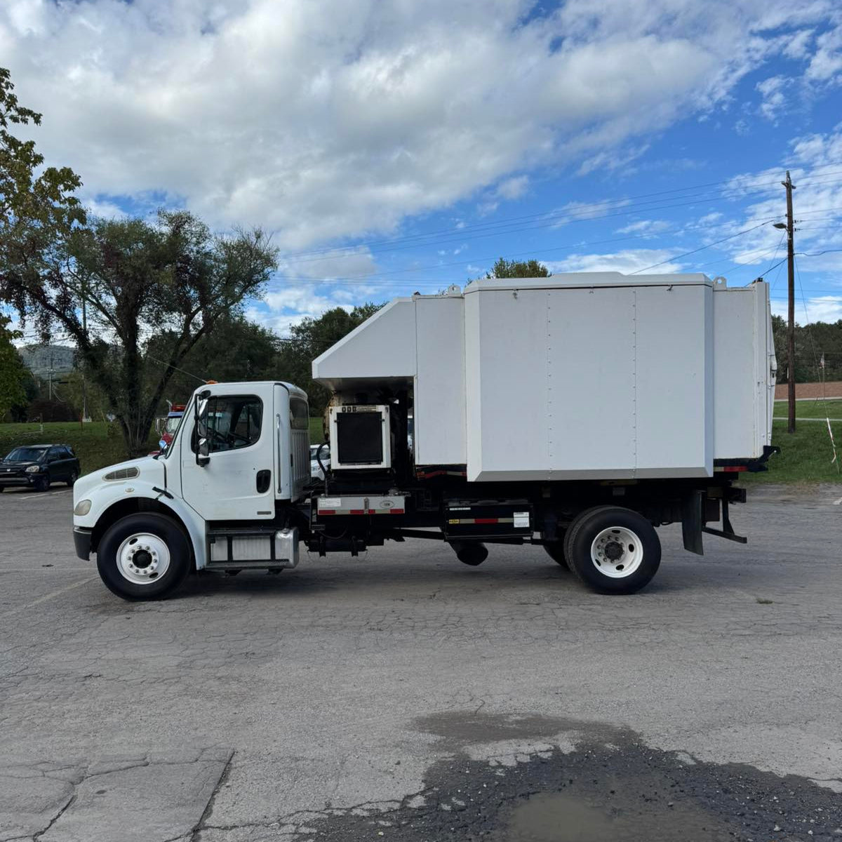 2007 Freightliner M2 106 Leaf-Vacuum Collection Truck