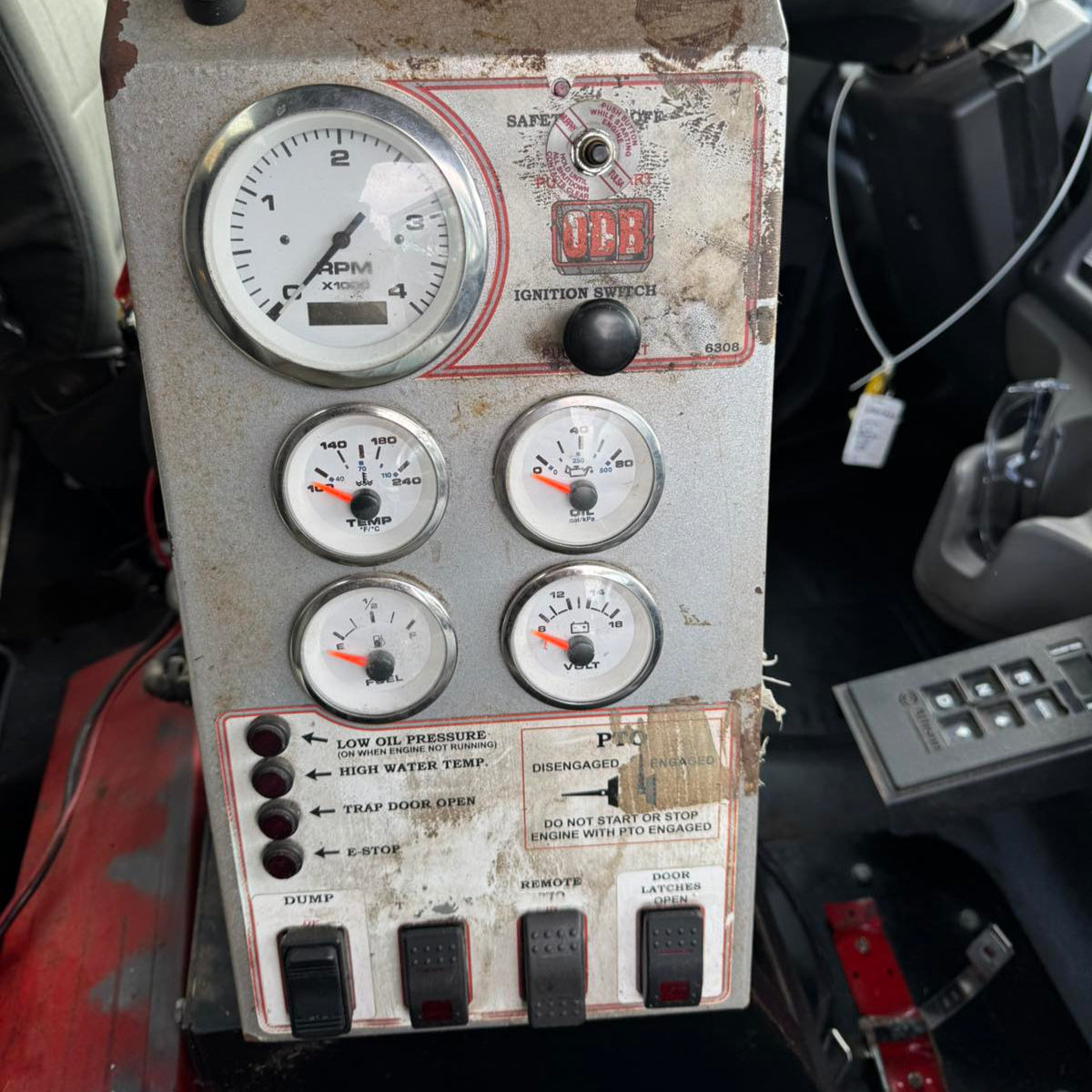 2007 Freightliner M2 106 Leaf-Vacuum Collection Truck