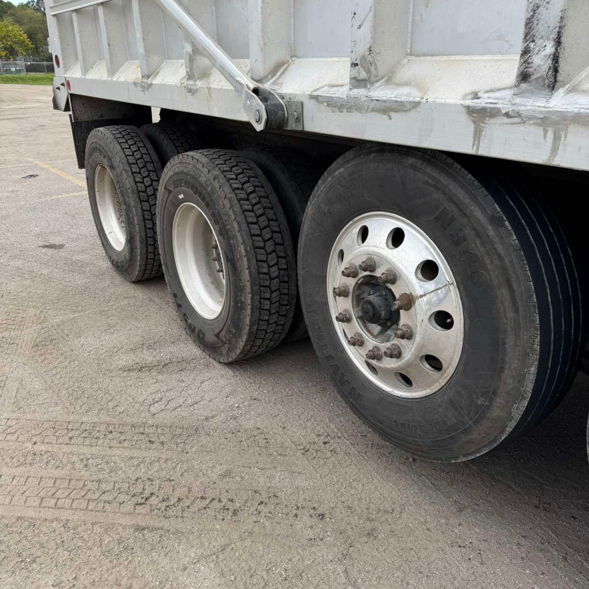 2016 Western Star 4700SF Quint-Axle Dump Truck