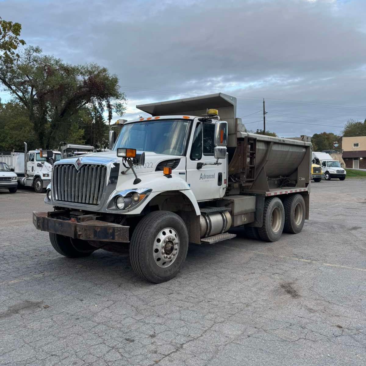 2010 International 7500 SFA 6X4 Tandem-Axle Dump Truck