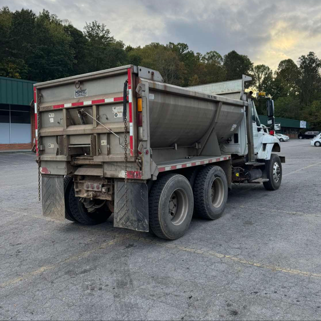2010 International 7500 SFA 6X4 Tandem-Axle Dump Truck