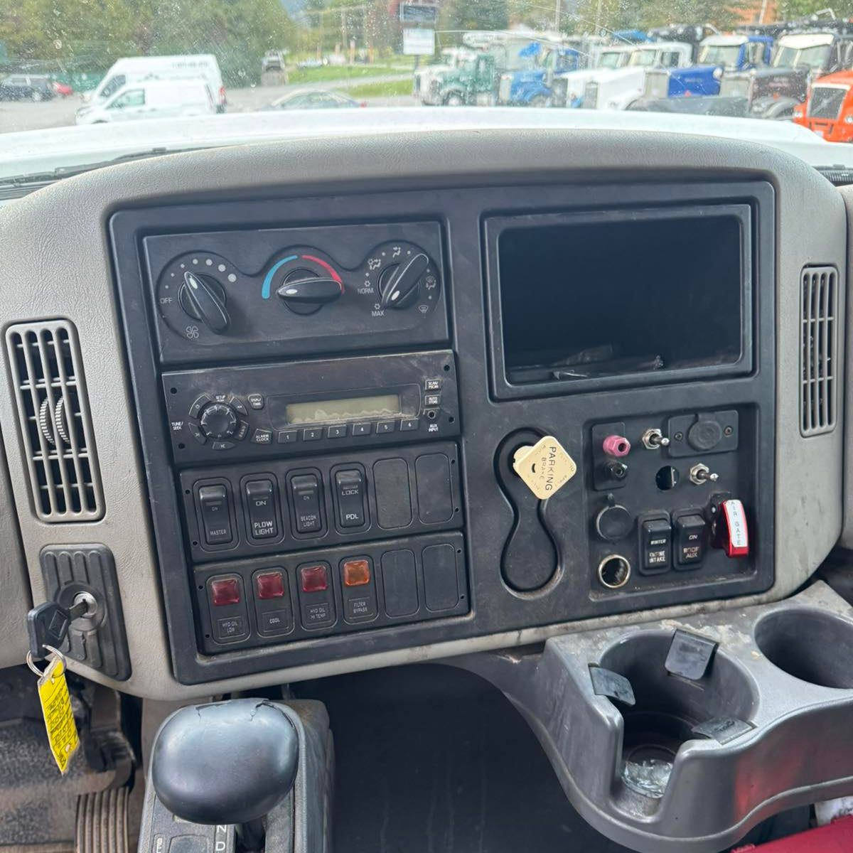 2010 International 7500 SFA 6X4 Tandem-Axle Dump Truck