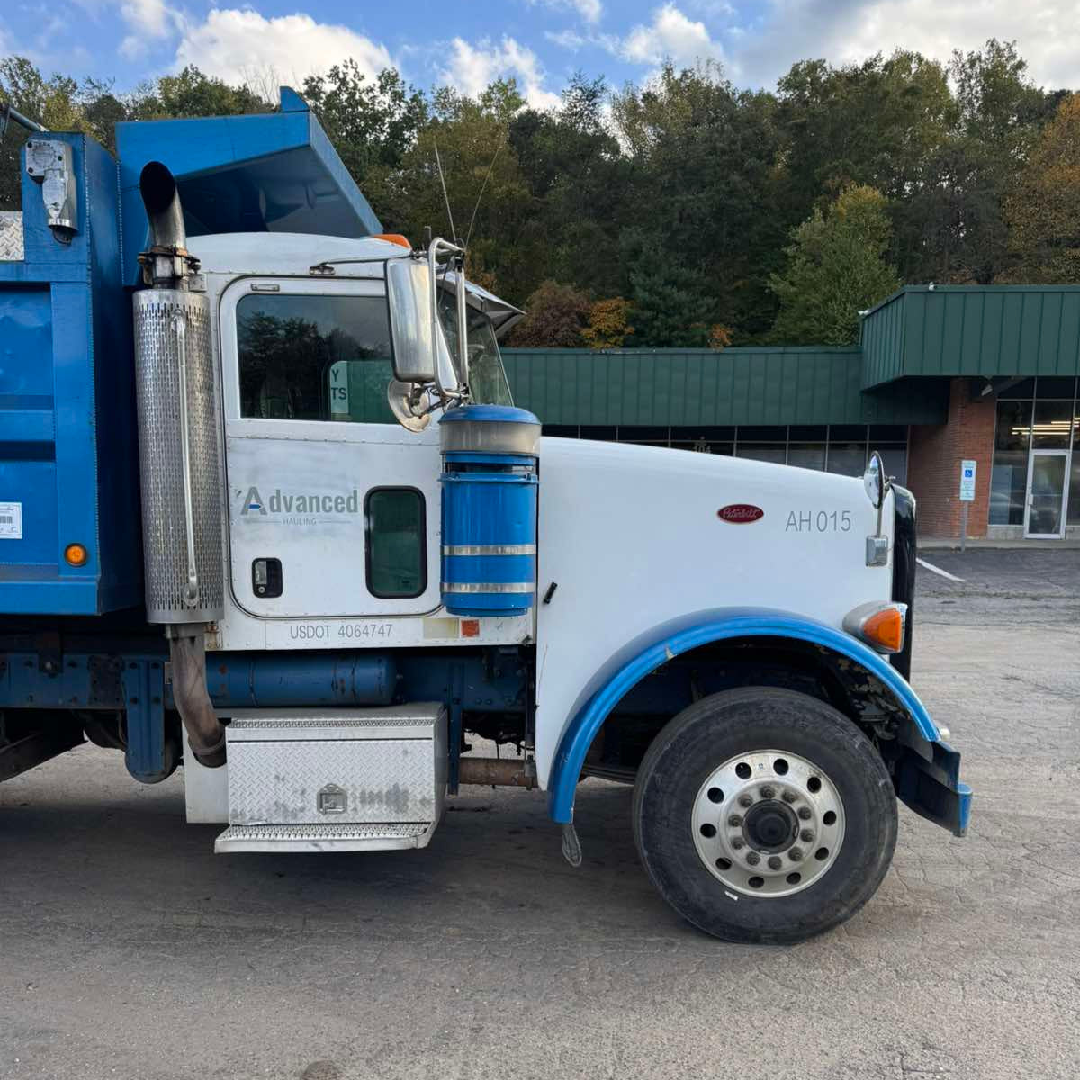 2009 Peterbilt 367 Tri-Axle Dump Truck