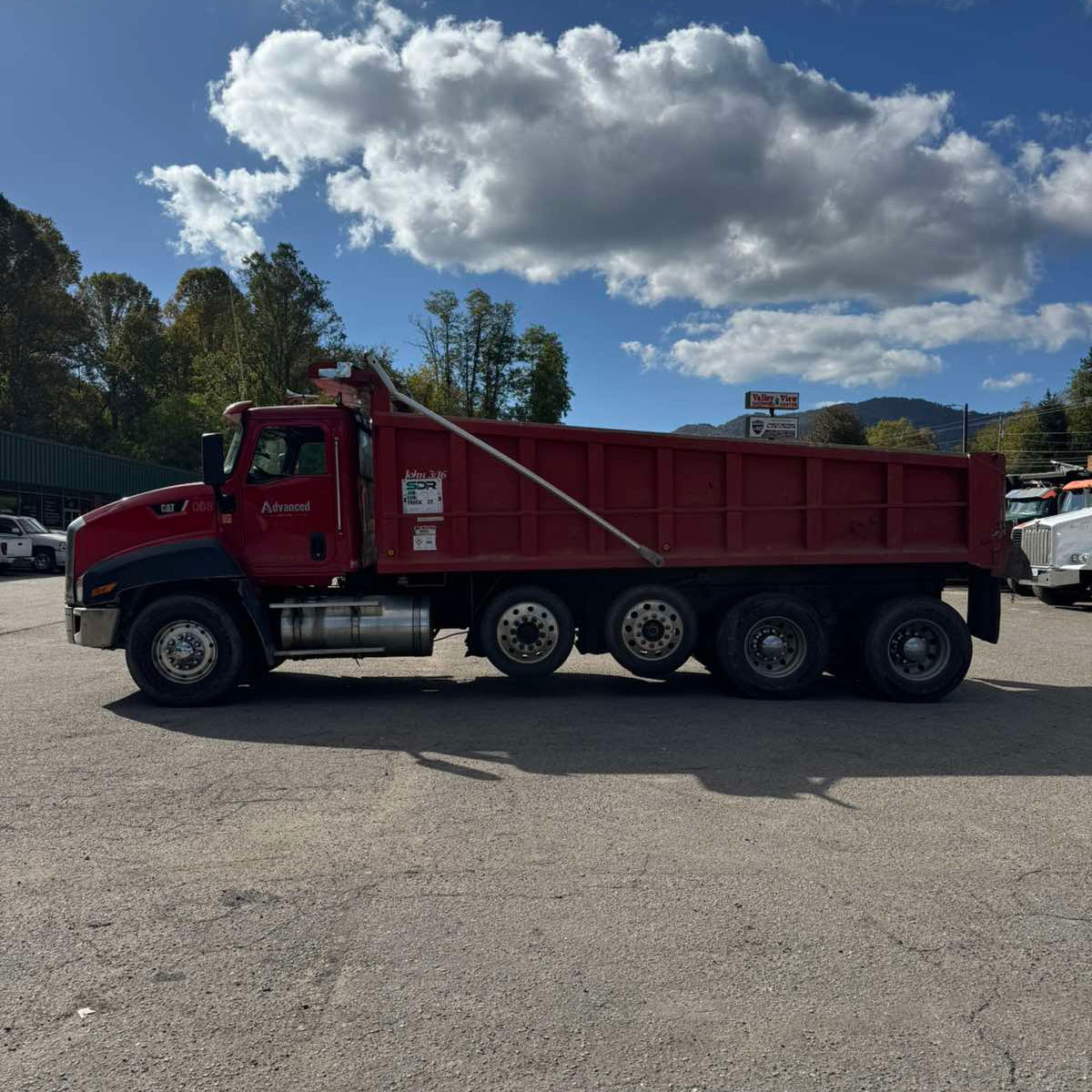 2014 Cat CT660 Quad-Axle Dump Truck