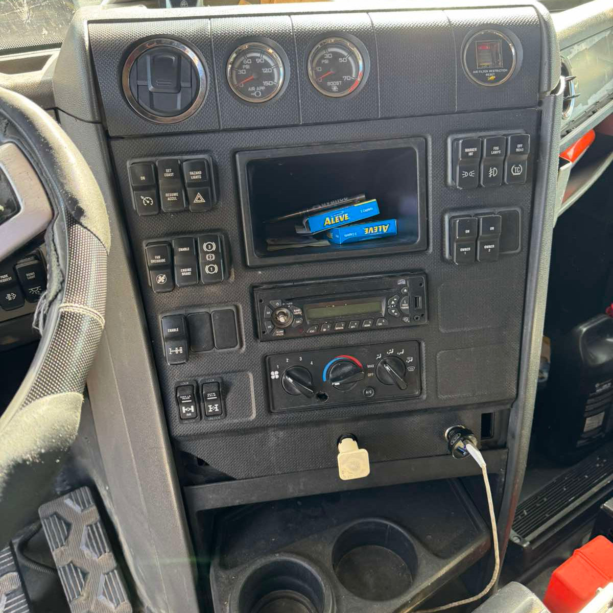 2014 Cat CT660 Quad-Axle Dump Truck