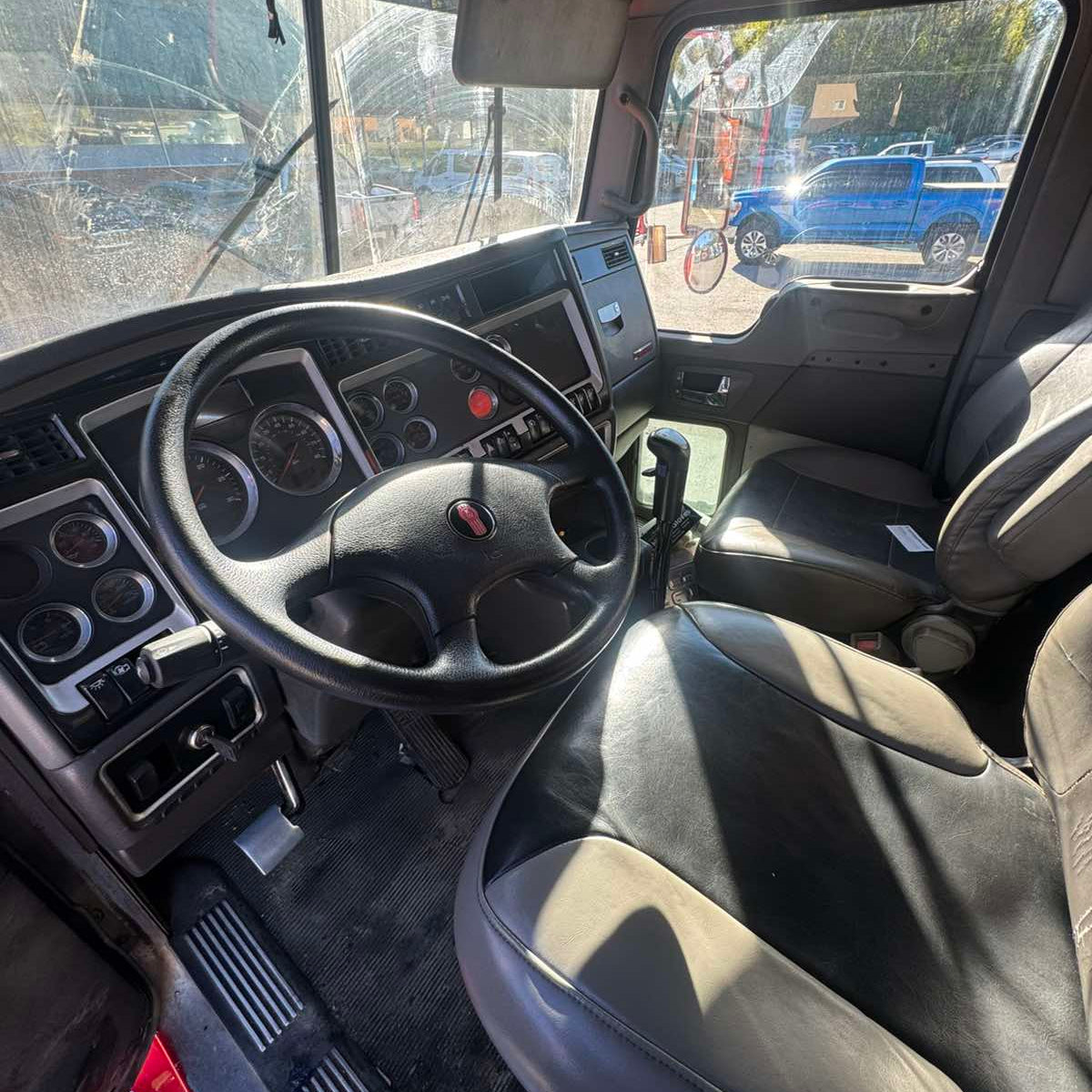 2012 Kenworth T800 Tri-Axle Dump Truck