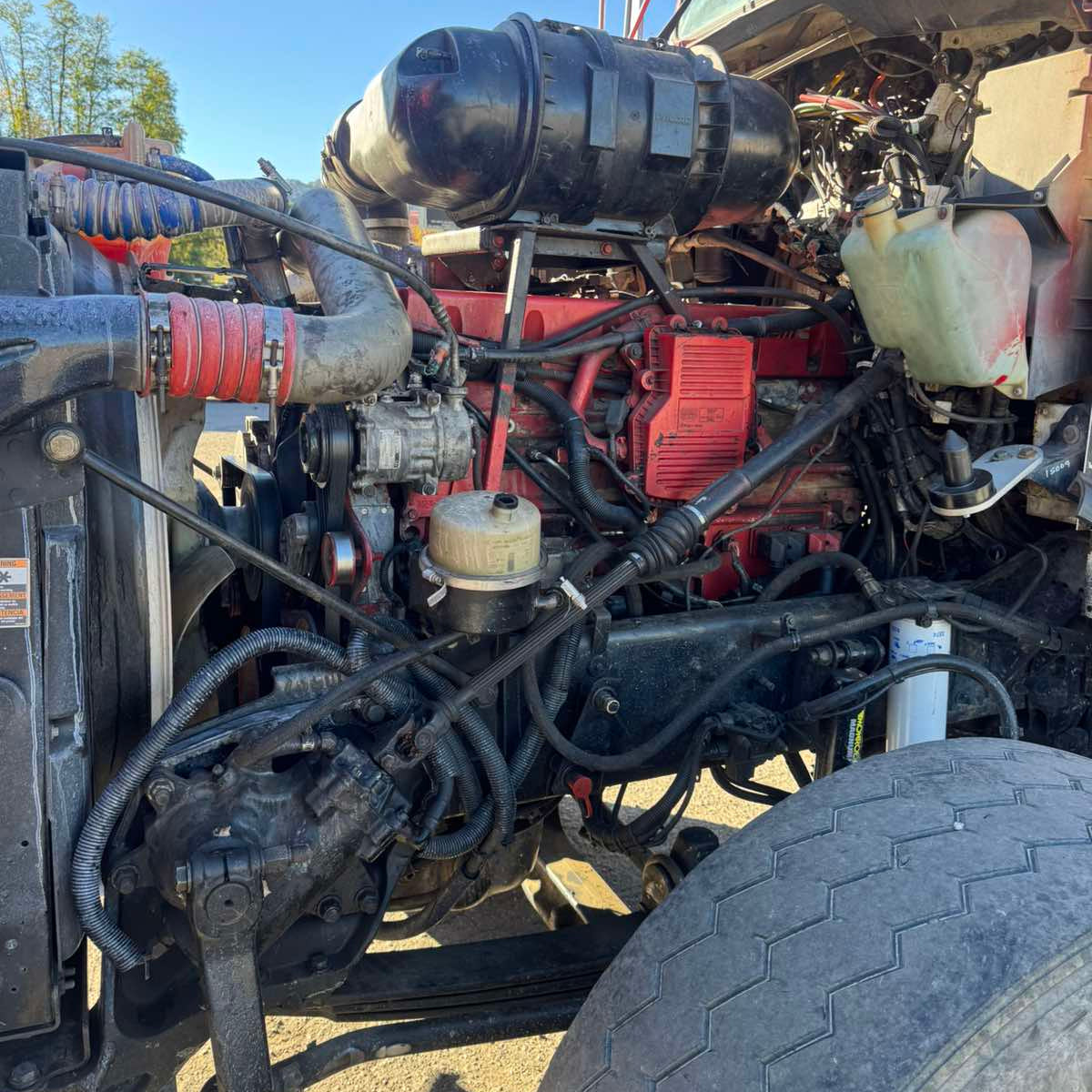 2012 Kenworth T800 Tri-Axle Dump Truck