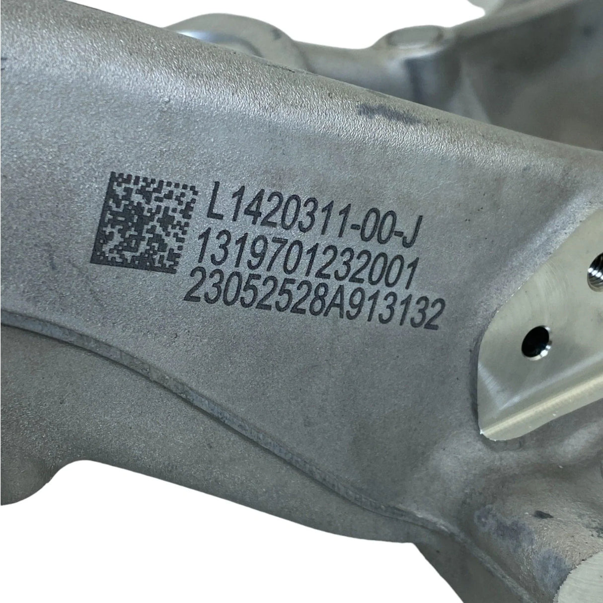 1420311-00J | Genuine Tesla Front Left Steering Knuckle for Tesla Model S - Truck To Trailer