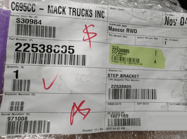 22538805 Genuine Mack Bracket - Truck To Trailer